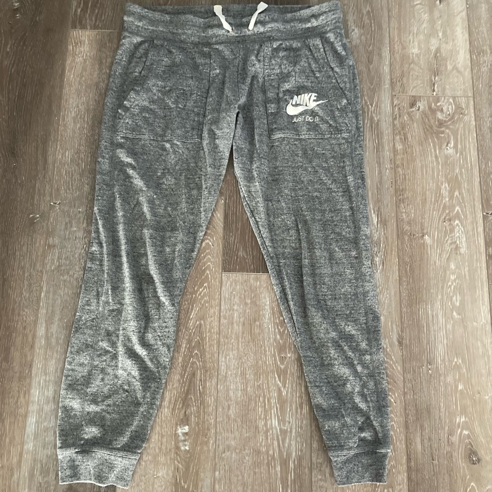 Nike gray joggers size medium